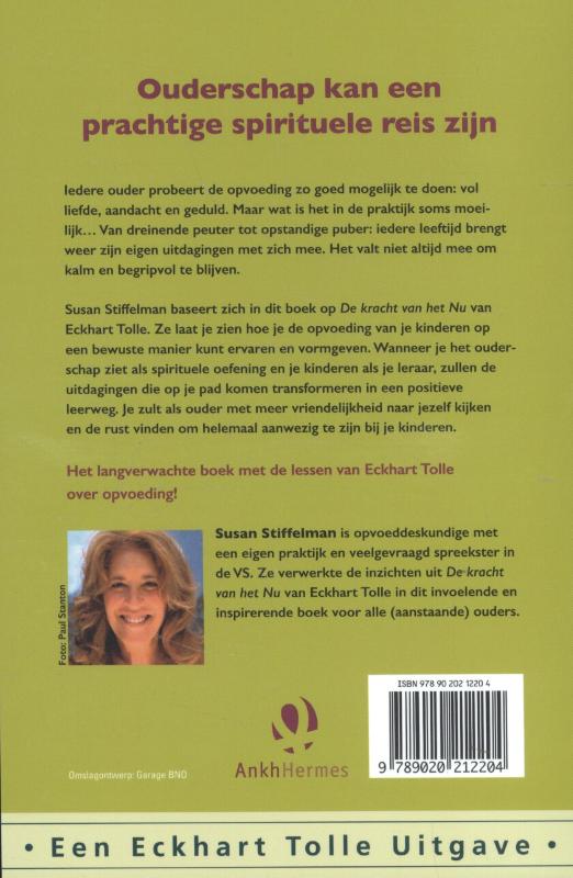 Achterkant van Opvoeden in het Nu