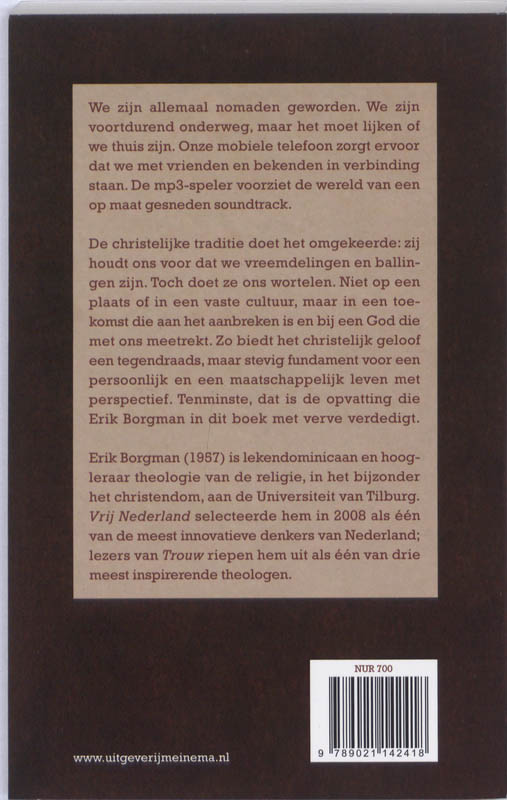Achterkant van Wortelen in vaste grond
