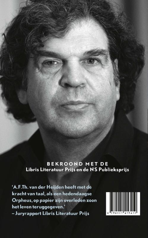 Achterkant van Tonio