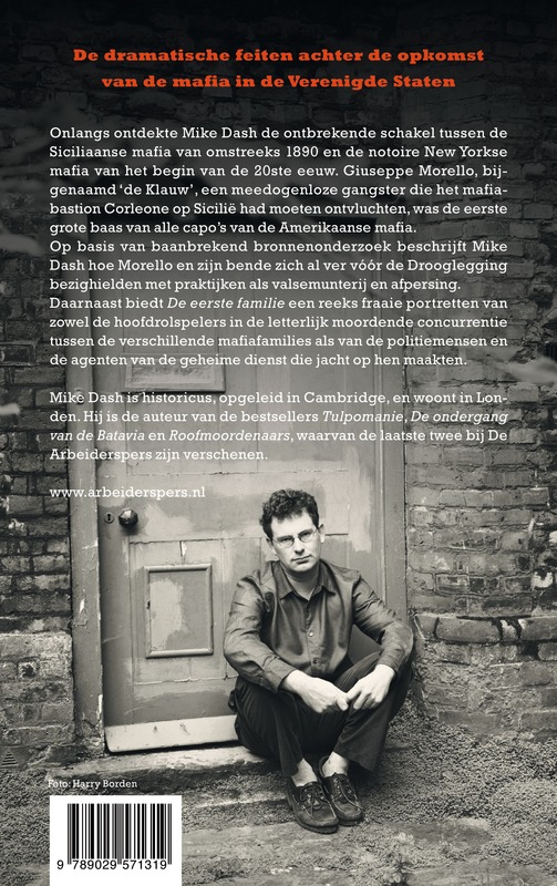 Achterkant van De eerste familie