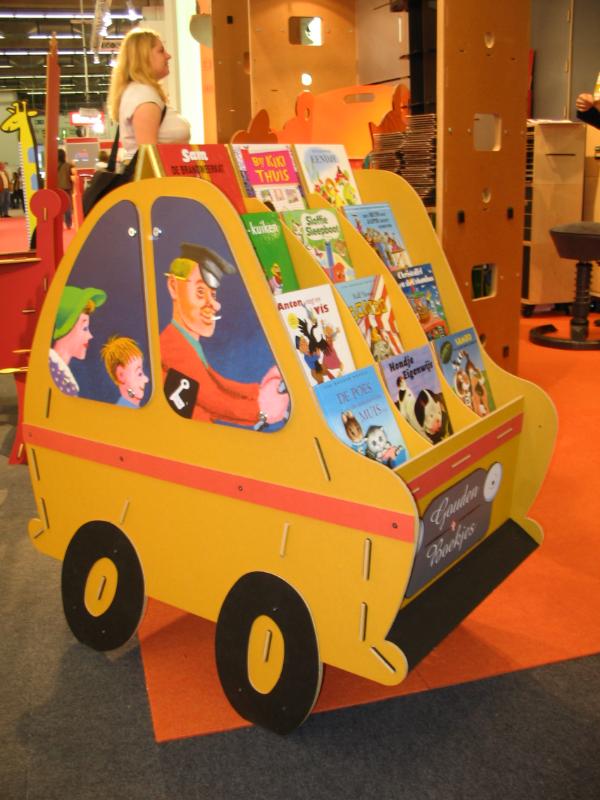 Achterkant van De gele taxi houten Gouden Boekjes Display 144 ex