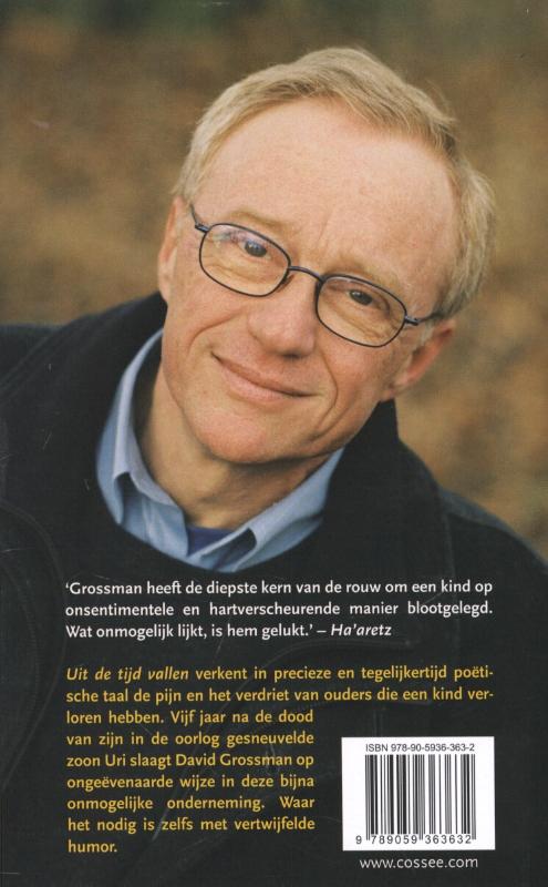 Achterkant van Uit de tijd vallen