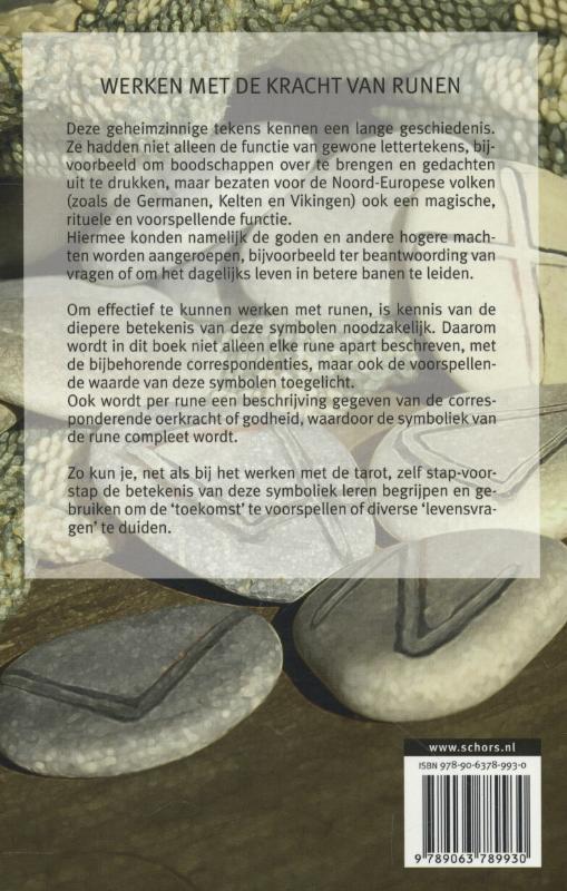 Achterkant van Werken met de kracht van runen
