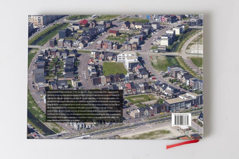 Achterkant van Almere vanuit de lucht