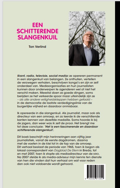 Achterkant van Een schitterende slangenkuil