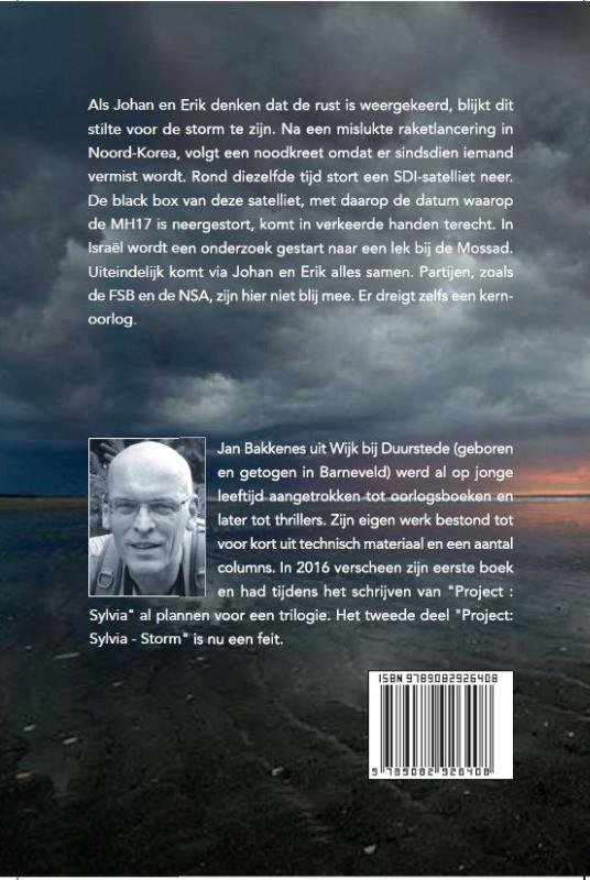 Achterkant van Project Sylvia: Storm