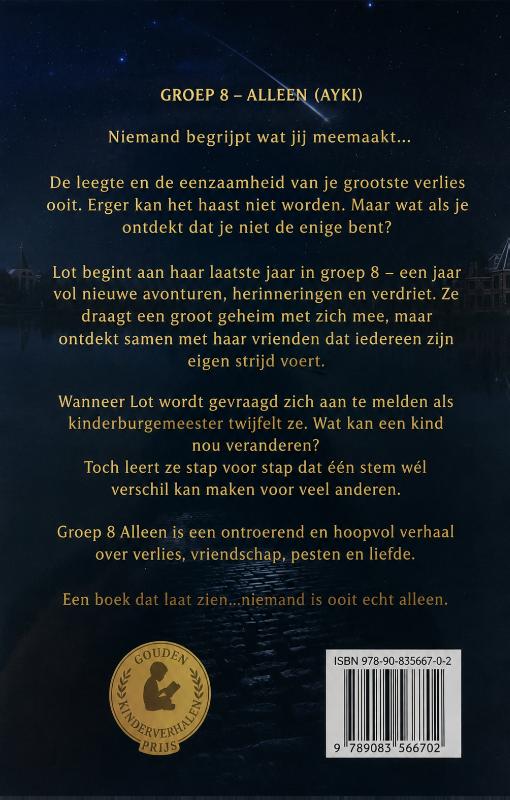 Achterkant van Groep 8 alleen