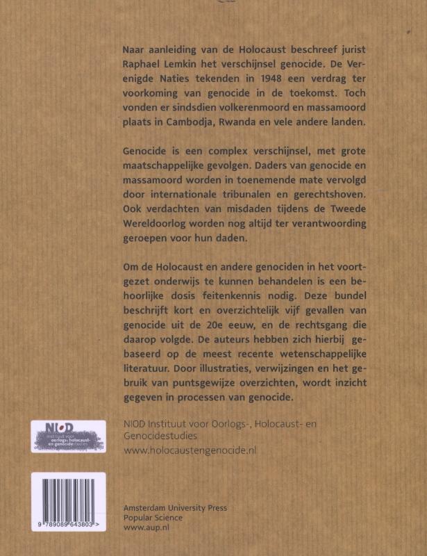 Achterkant van De Holocaust en andere genociden