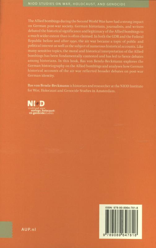 Achterkant van German historians and the bombing of German cities