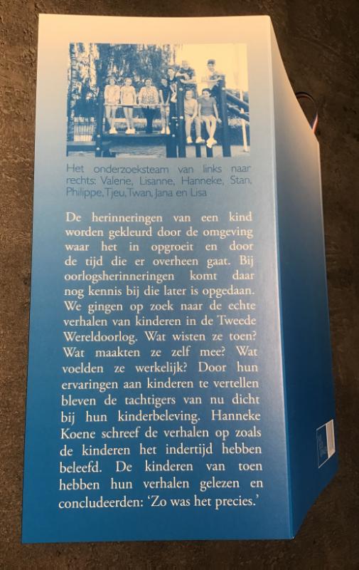 Achterkant van De engelbewaarders hebben het hier druk gehad