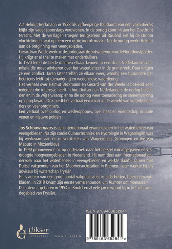 Achterkant van Mannen in modderland