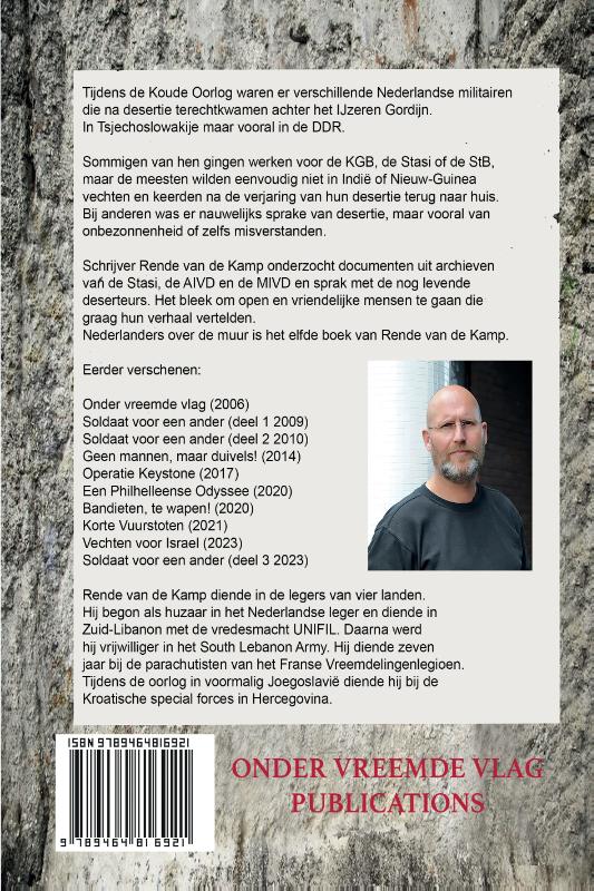 Achterkant van Nederlanders over de muur