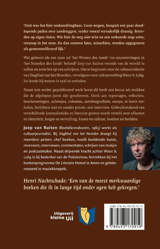 Achterkant van Woest & ledig