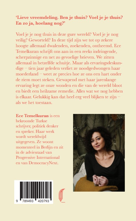 Achterkant van Nation of strangers