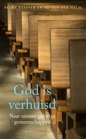 Omslag van God is verhuisd