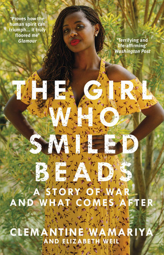 Omslag van The Girl Who Smiled Beads