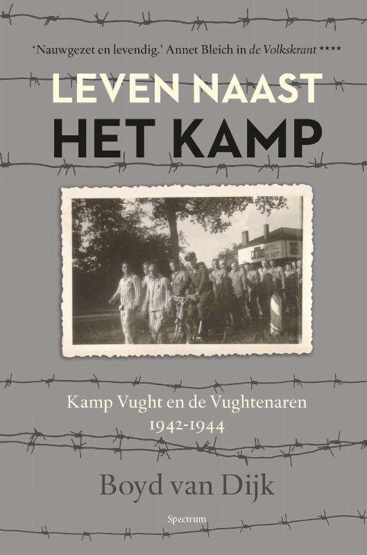 Omslag van Leven naast het kamp