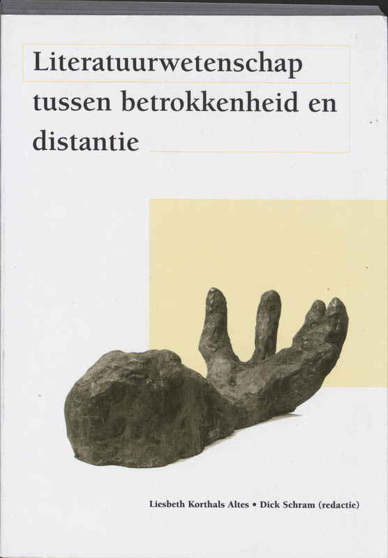 Omslag van Literatuurwetenschap tussen betrokkenheid en distantie