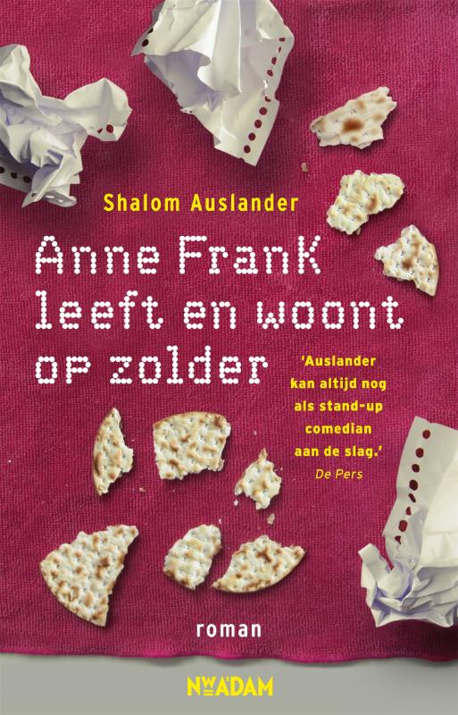 Omslag van Anne Frank leeft en woont op zolder