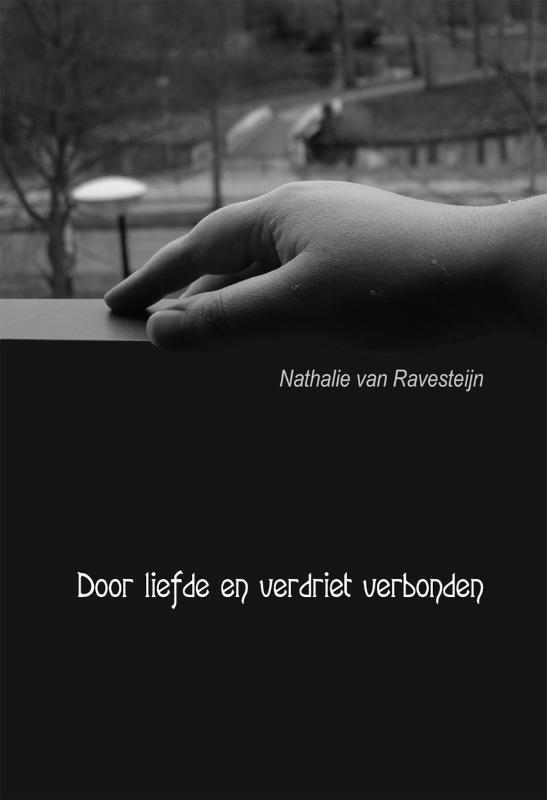 Omslag van Door liefde en verdriet verbonden