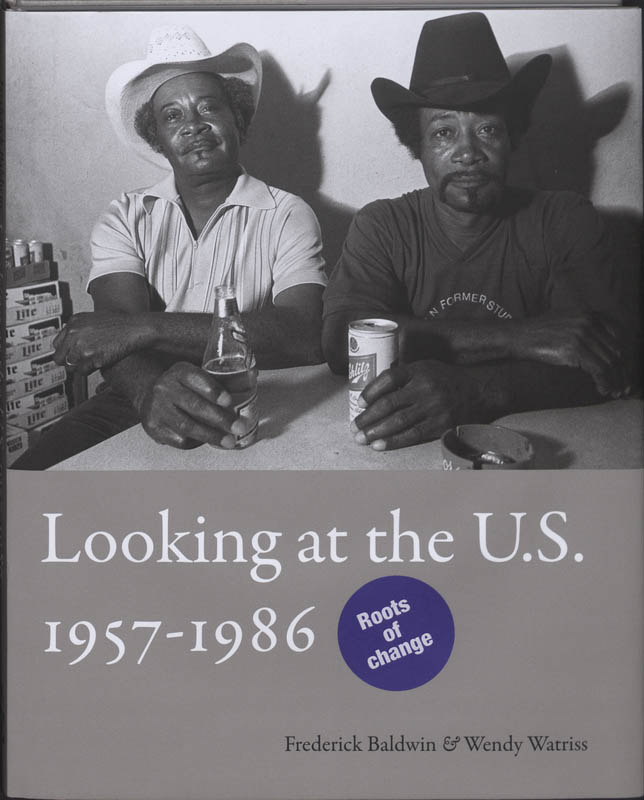 Omslag van Looking at the U.S. 1957-1986 ENG-FR
