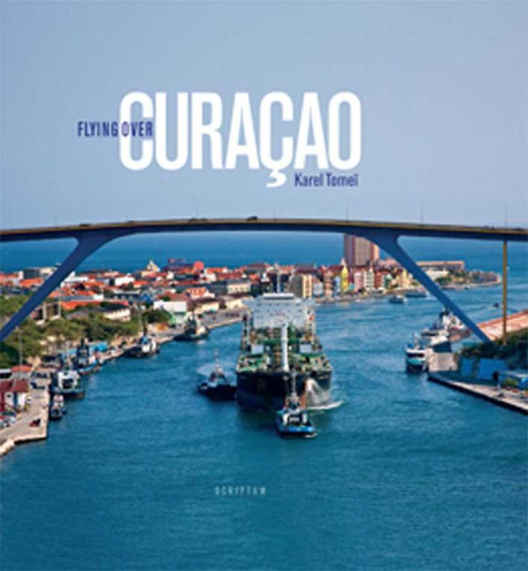 Omslag van Flying over Curaçao