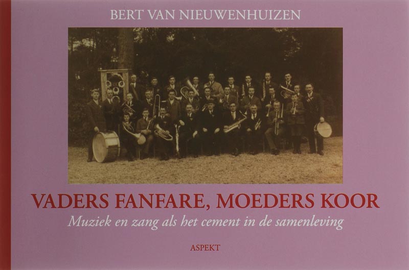 Omslag van Vaders fanfare, Moeders koor
