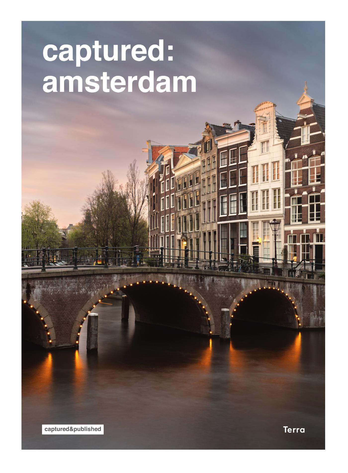 Omslag van captured: amsterdam