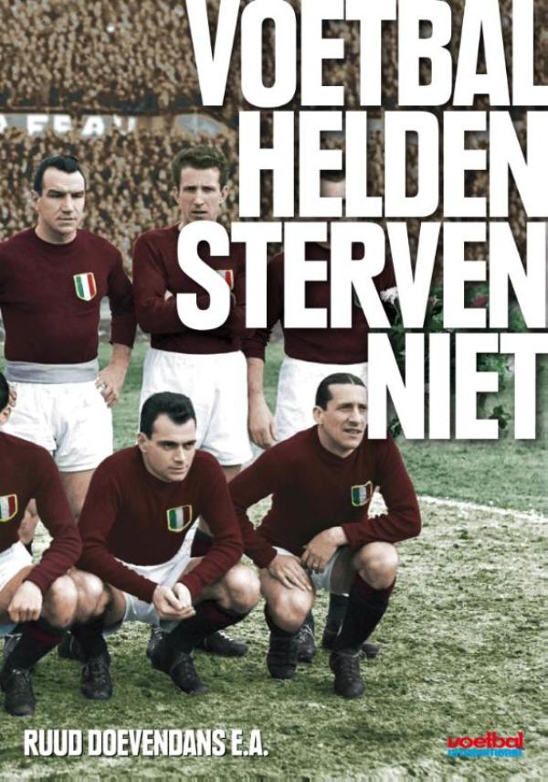 Omslag van Voetbalhelden sterven niet