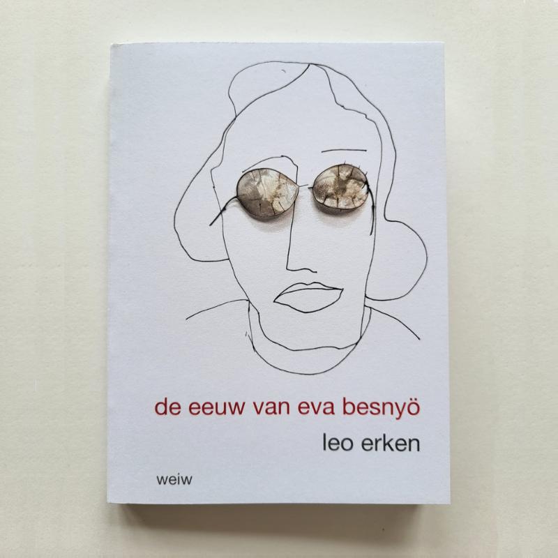 Omslag van De eeuw van Eva Besnyö