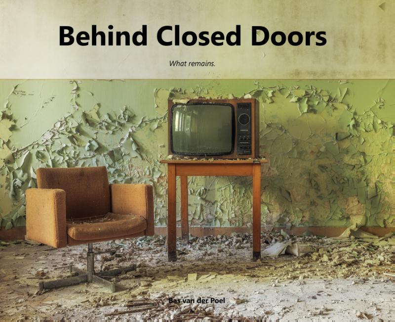 Omslag van Behind Closed Doors