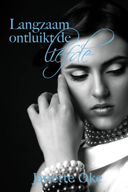 Omslag van Langzaam ontluikt de liefde