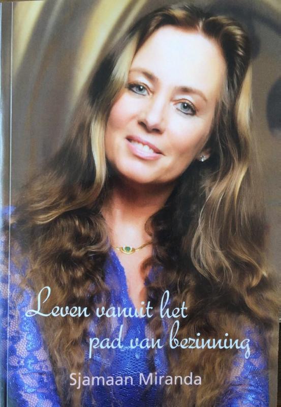 Omslag van Leven vanuit het pad van bezinning