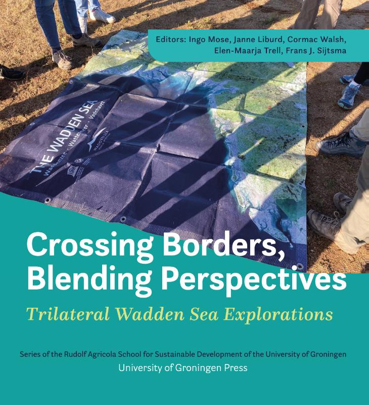 Omslag van Crossing Borders, Blending Perspectives