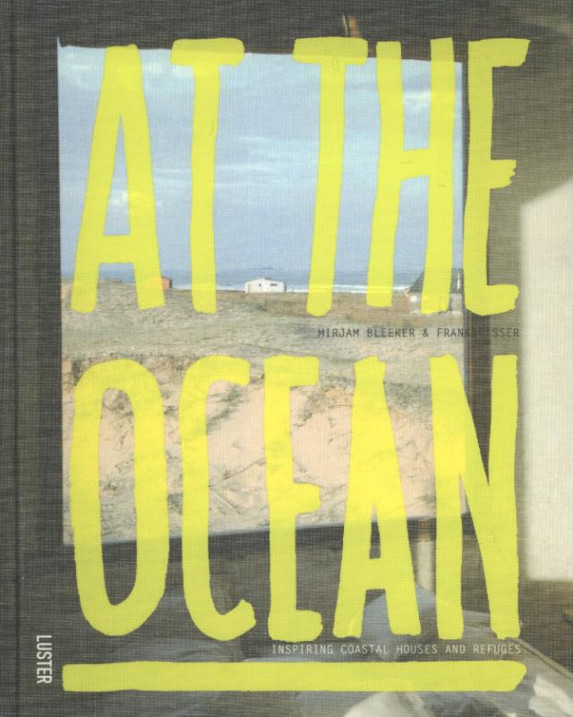 Omslag van At the ocean