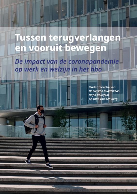 Omslag van Tussen terugverlangen en vooruit bewegen