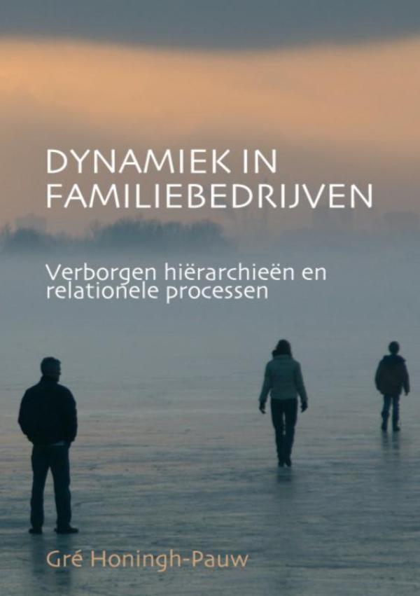 Omslag van DYNAMIEK IN FAMILIEBEDRIJVEN