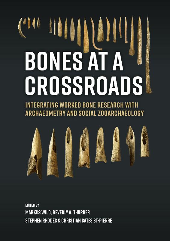 Omslag van Bones at a crossroads