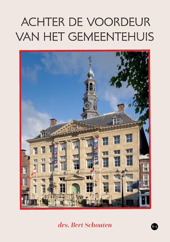 Omslag van Achter de voordeur van het gemeentehuis