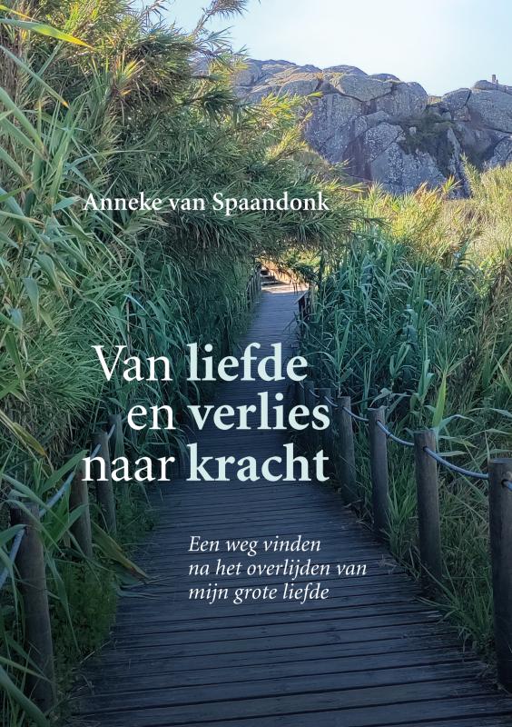 Omslag van Van liefde en verlies naar kracht