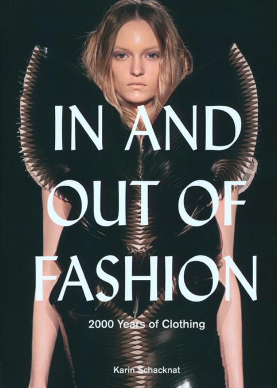 Omslag van In and out of fashion