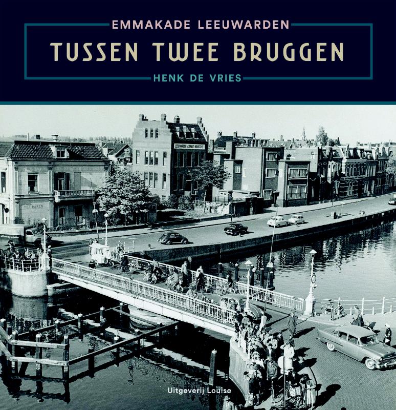 Omslag van Tussen twee bruggen