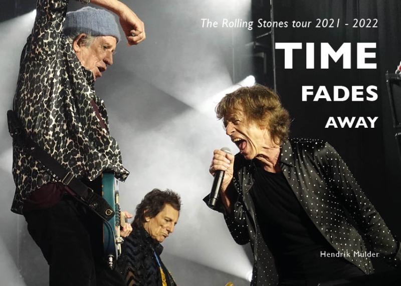 Omslag van Time fades away
